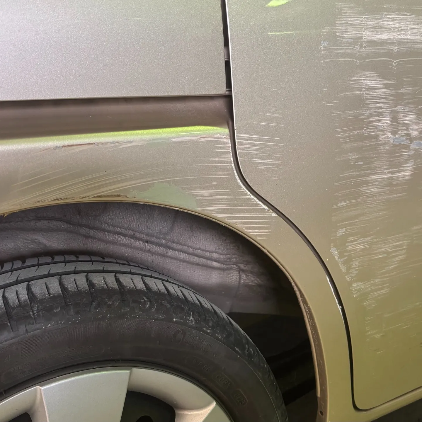 奈良県橿原市より日産ルークス板金塗装修理のご依頼