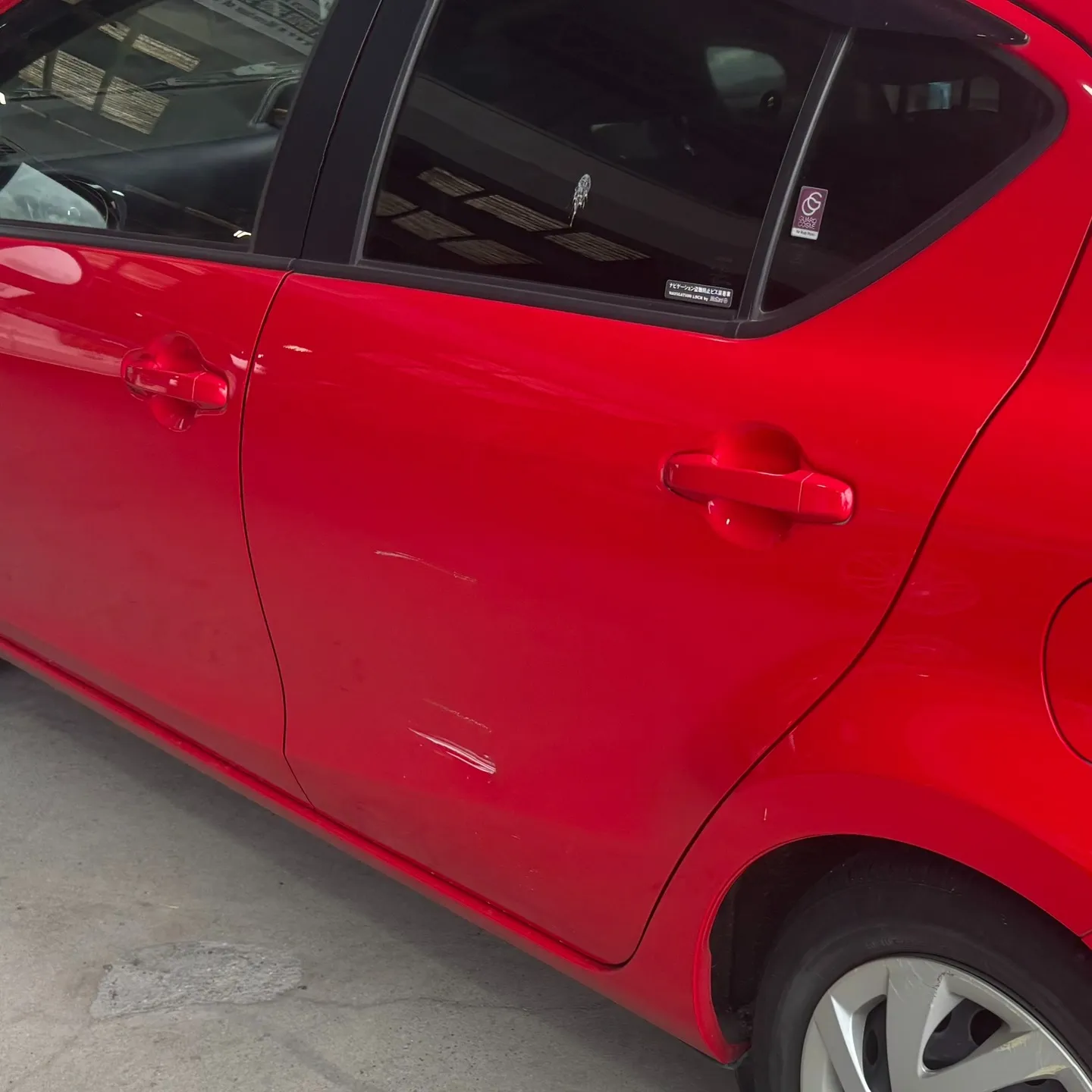 奈良県香芝市よりアクア板金塗装修理のご依頼